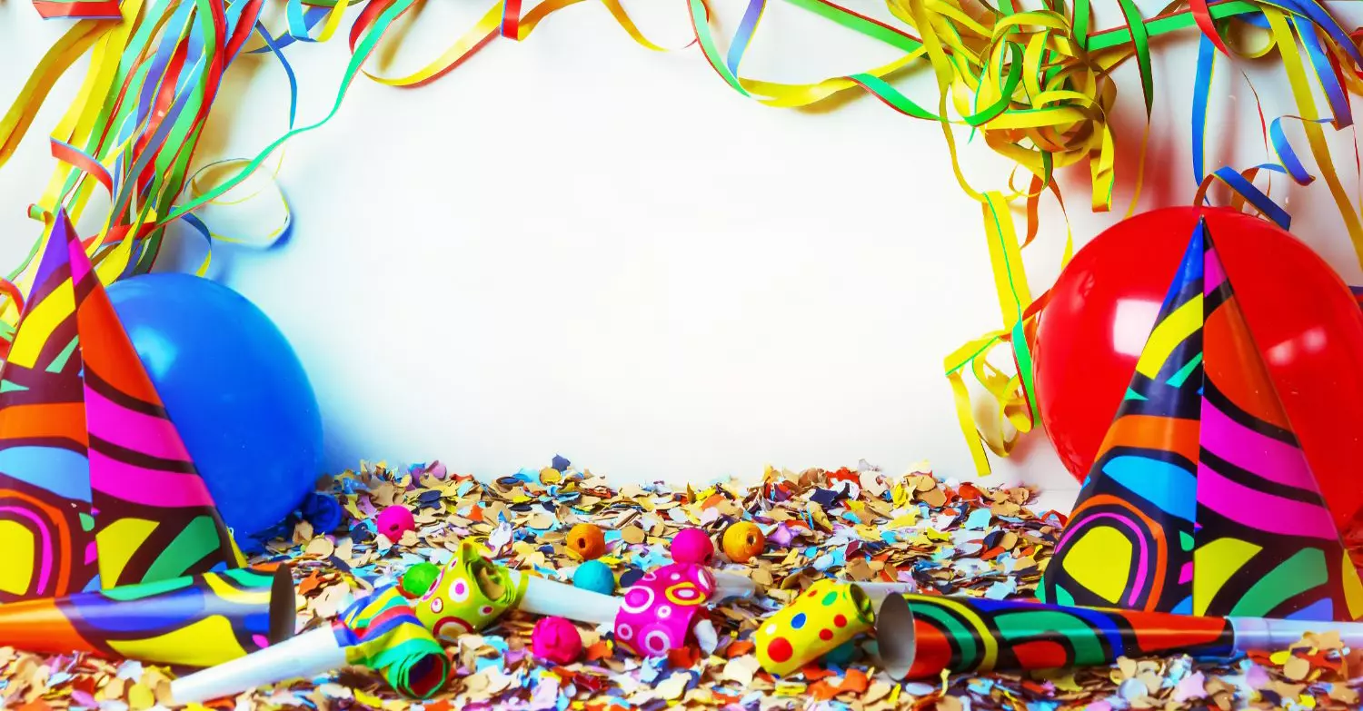 Decoração de Carnaval - espaço de casa decorado para carnaval.