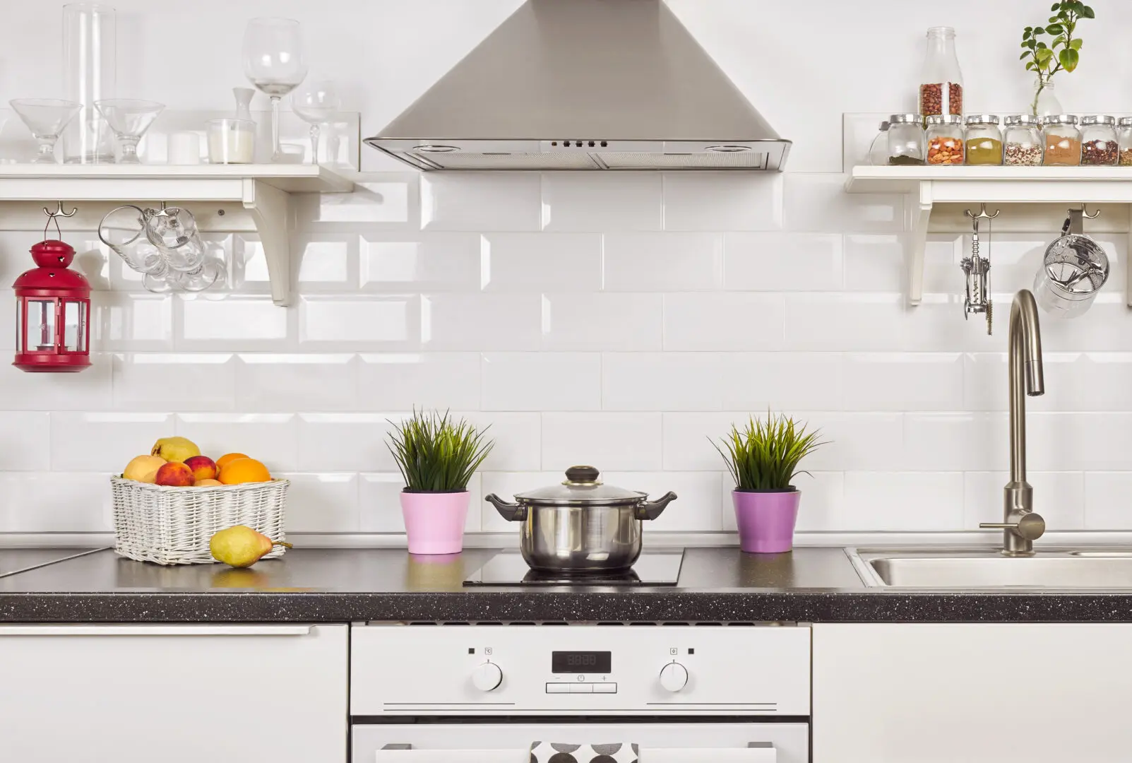 Cozinha americana pequena: como decorar e aproveitar esse espaço? Riva Incorporadora
