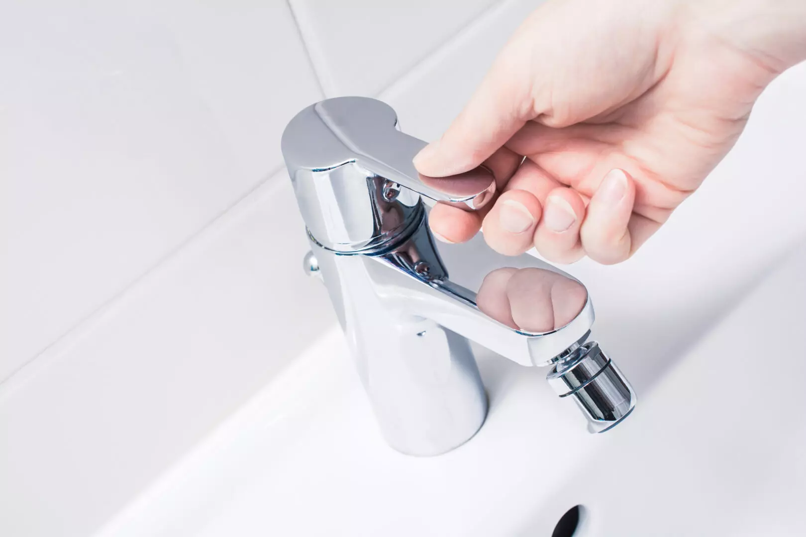 Saiba como fazer uma economia de água Riva Incorporadora