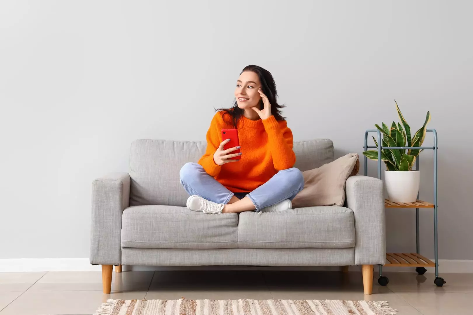 Como se planejar para morar sozinho(a)? Confira estas dicas! Riva Incorporadora