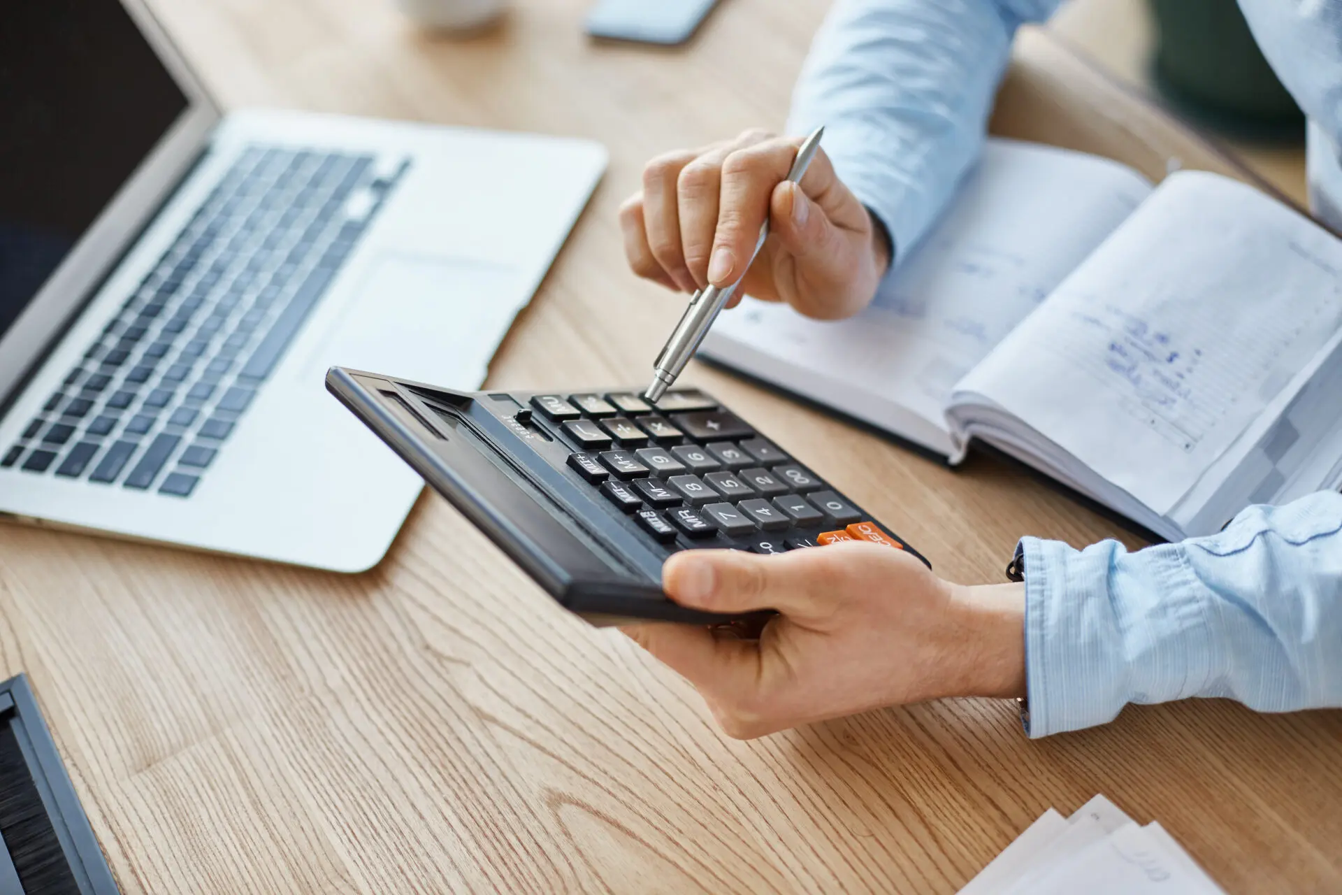 Finanças pessoais: como se organizar para comprar a casa própria? Riva Incorporadora