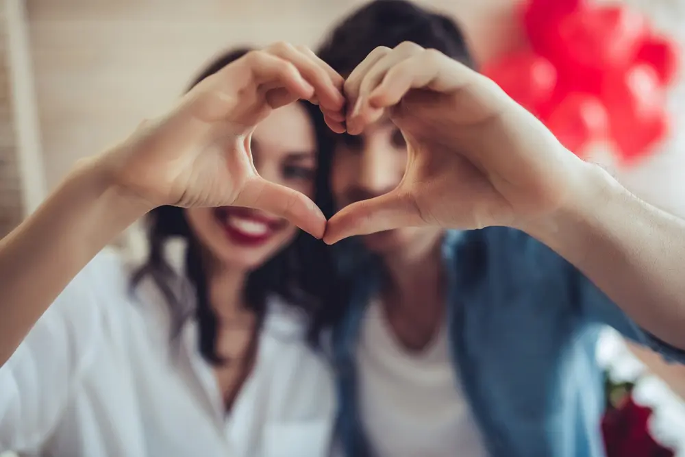 Amor em cada detalhe: dicas de decoração para o Dia dos Namorados Riva Incorporadora