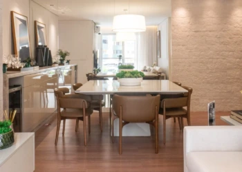 O que é um piso antiderrapante e como escolher o ideal para o seu apartamento