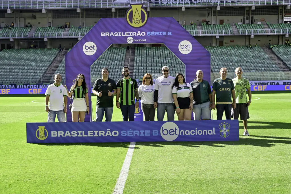 Direcional e América: uma parceria de sucesso no futebol mineiro Imagem da última ação de parceria do América e Direcional.